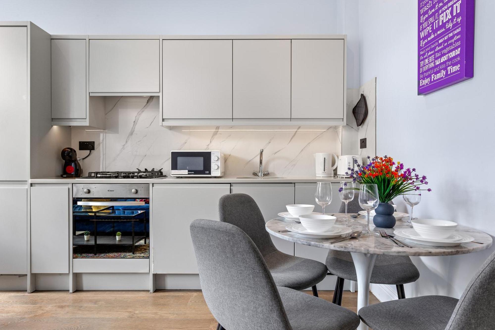 Stylish 2 Bedroom Apartment In Westminster Sleeps 5 With Ac لندن المظهر الخارجي الصورة