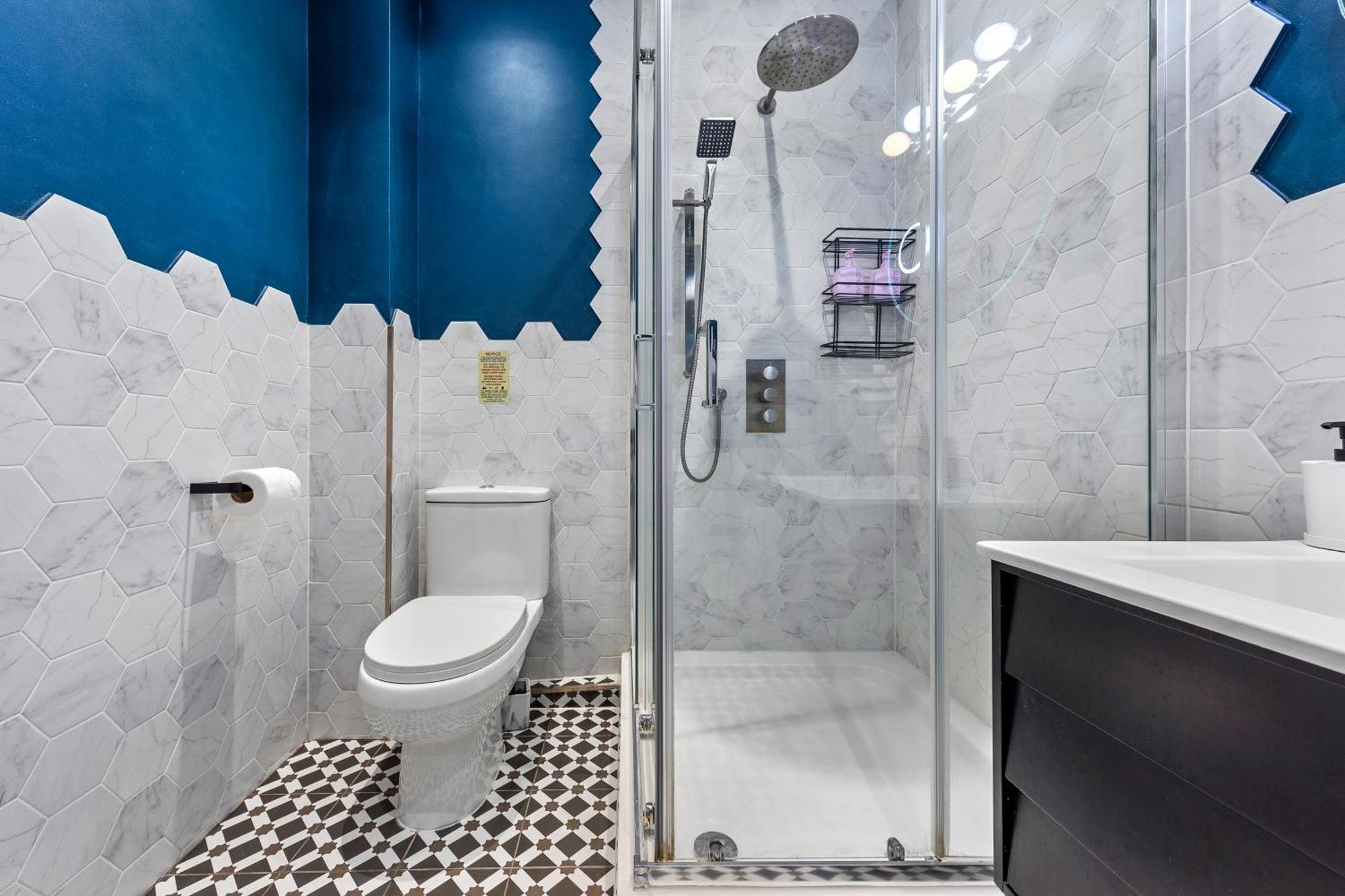 Stylish 2 Bedroom Apartment In Westminster Sleeps 5 With Ac لندن المظهر الخارجي الصورة